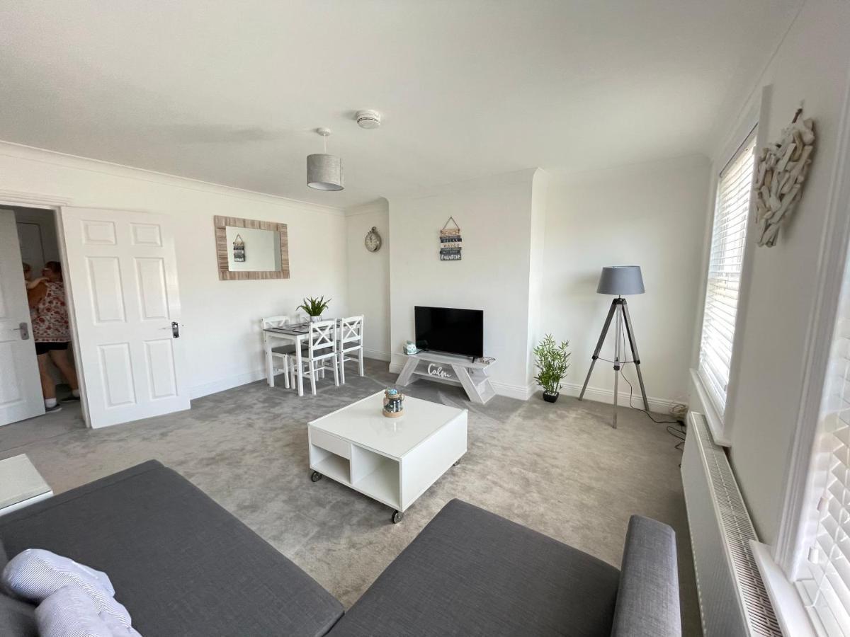 Light And Airy 1 Bedroom Flat 700M From The Beach Bornemouth Extérieur photo
