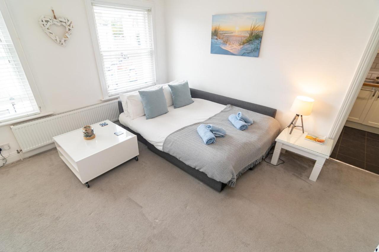 Light And Airy 1 Bedroom Flat 700M From The Beach Bornemouth Extérieur photo