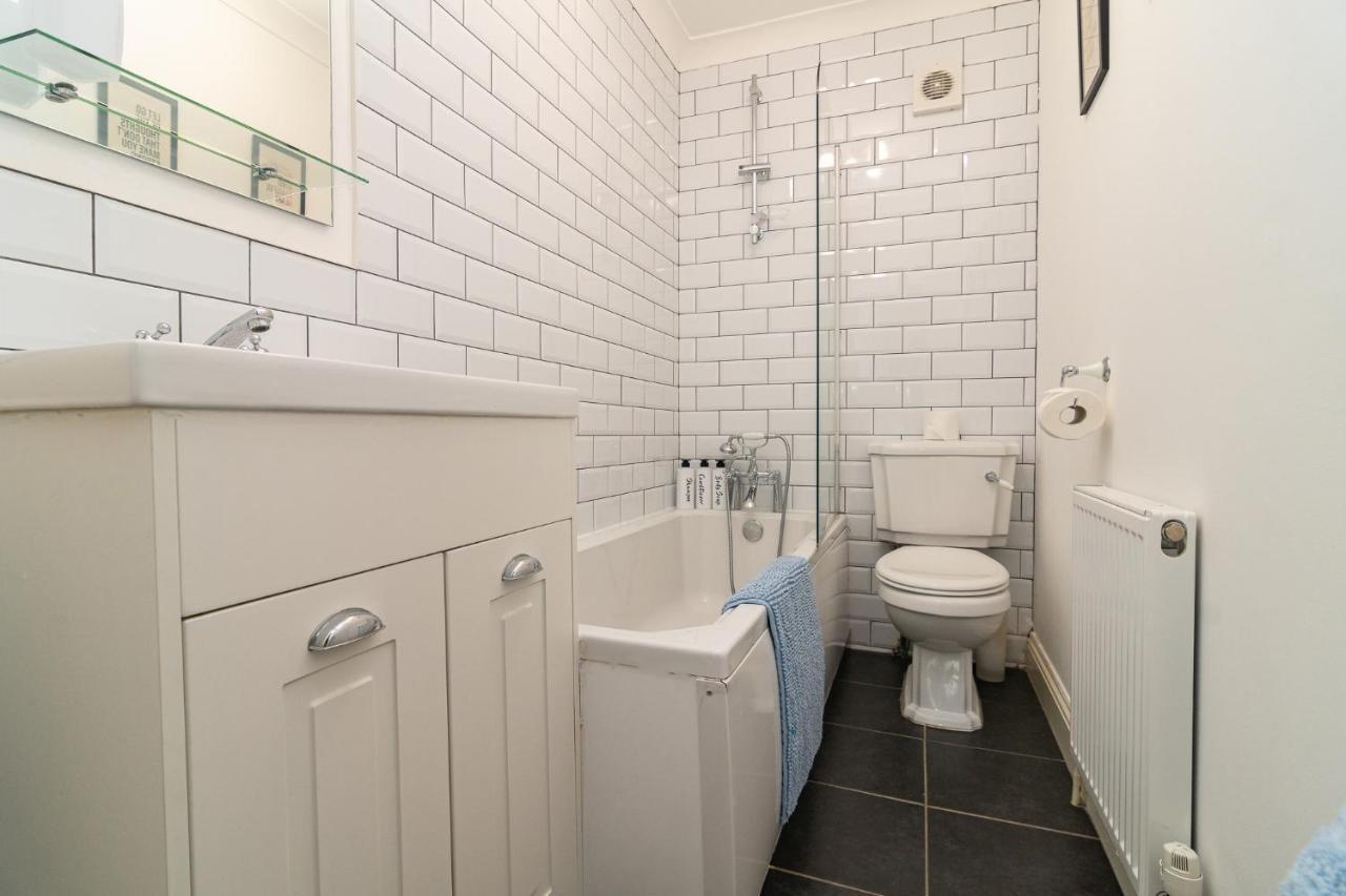 Light And Airy 1 Bedroom Flat 700M From The Beach Bornemouth Extérieur photo