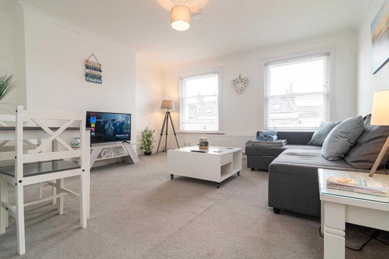 Light And Airy 1 Bedroom Flat 700M From The Beach Bornemouth Extérieur photo
